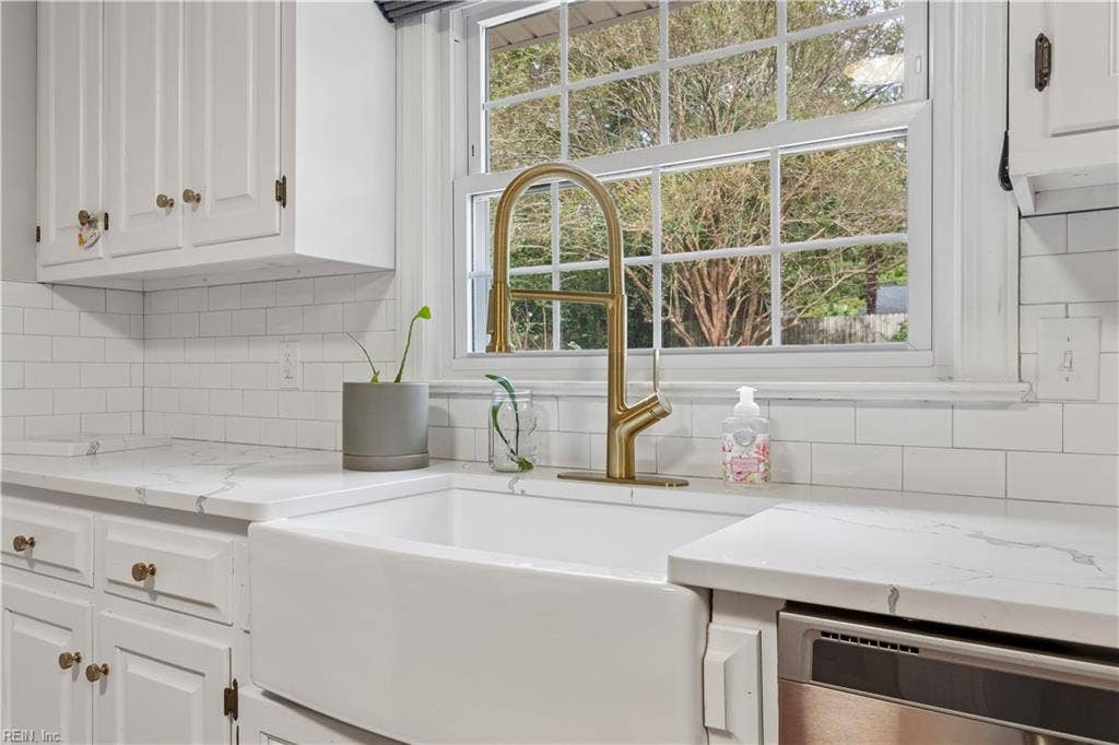 618 Haystack Landing Road, Newport News, VA 23602