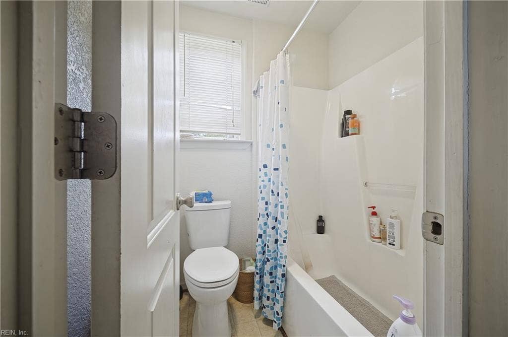 2104 Chestnut Street, Portsmouth, VA 23704