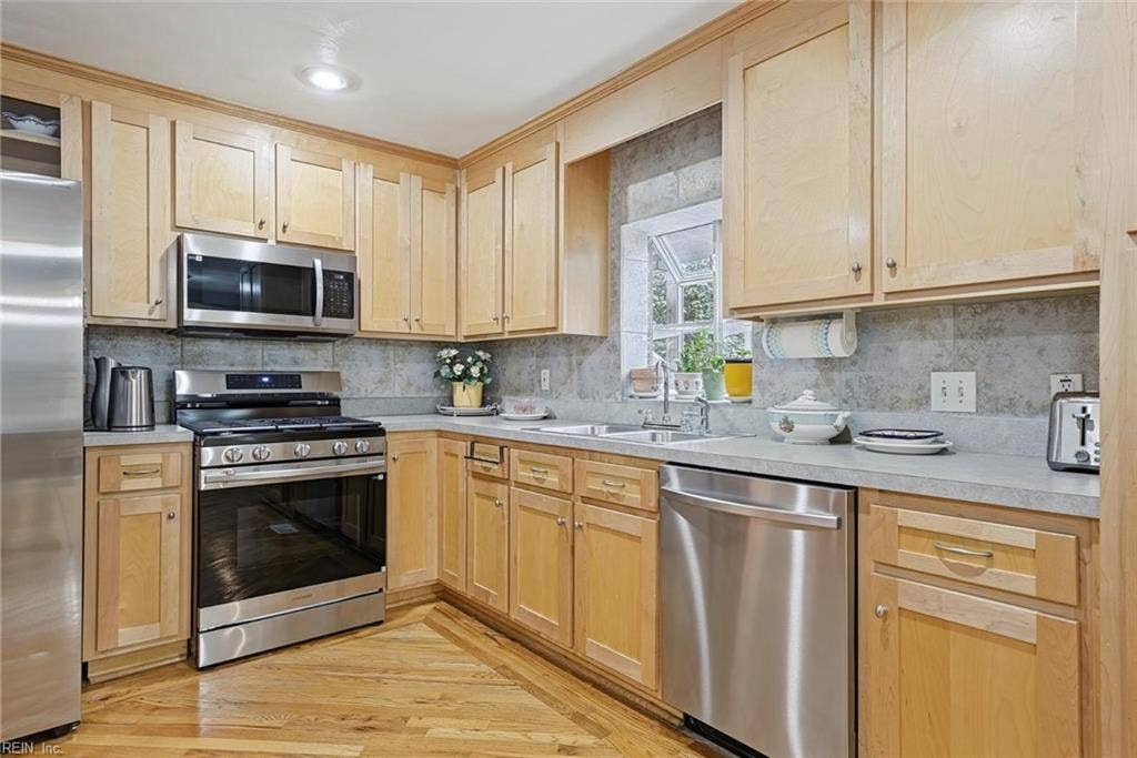 214 Sir Oliver Road, Norfolk, VA 23505