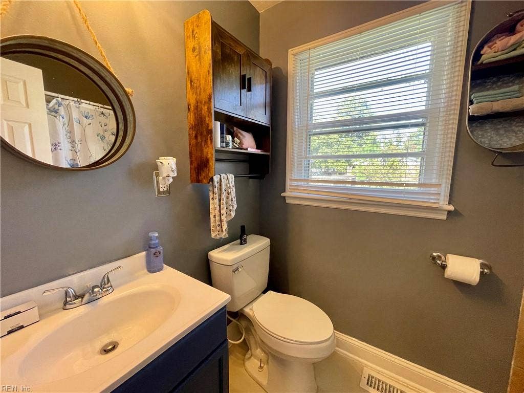 904 Robinson Road, Portsmouth, VA 23701 904 Robinson Road, Portsmouth, VA 23701
