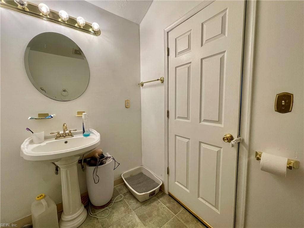 904 Robinson Road, Portsmouth, VA 23701 904 Robinson Road, Portsmouth, VA 23701