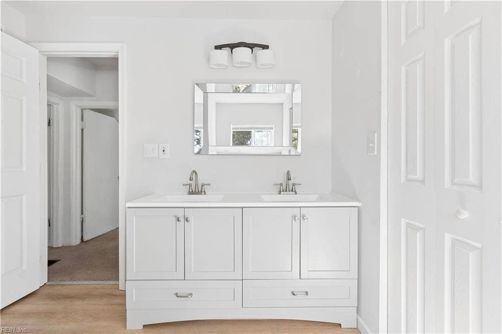 Upstairs bathroom