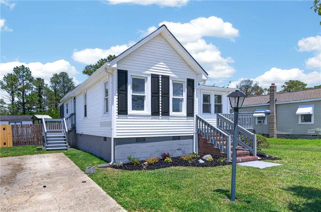 45 Messick Road, Poquoson, VA 23662 45 Messick Road, Poquoson, VA 23662