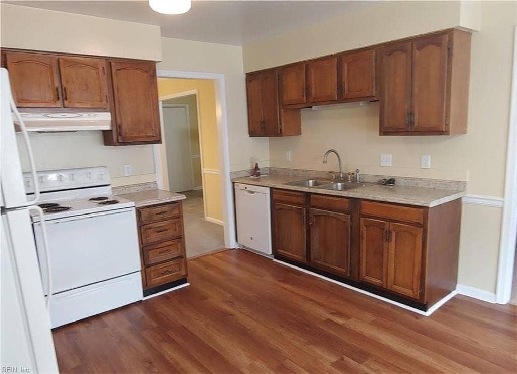 537 Mossycup Drive, Virginia Beach, VA 23462 537 Mossycup Drive, Virginia Beach, VA 23462