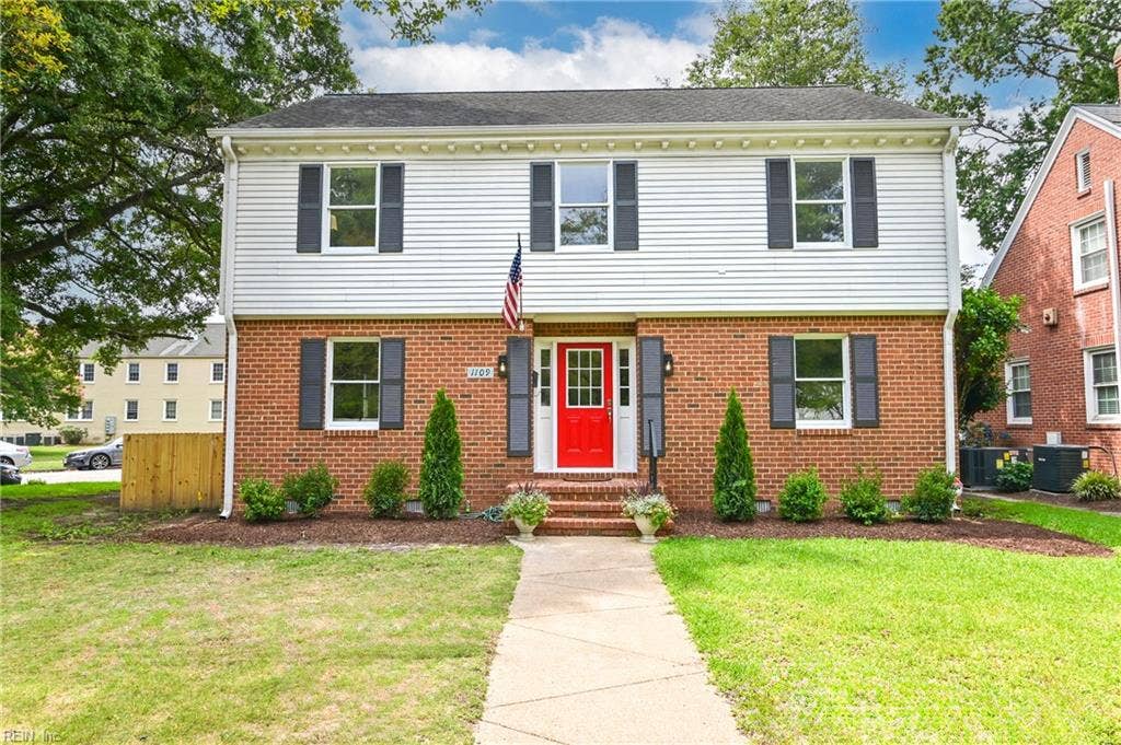 Classic curb appeal!