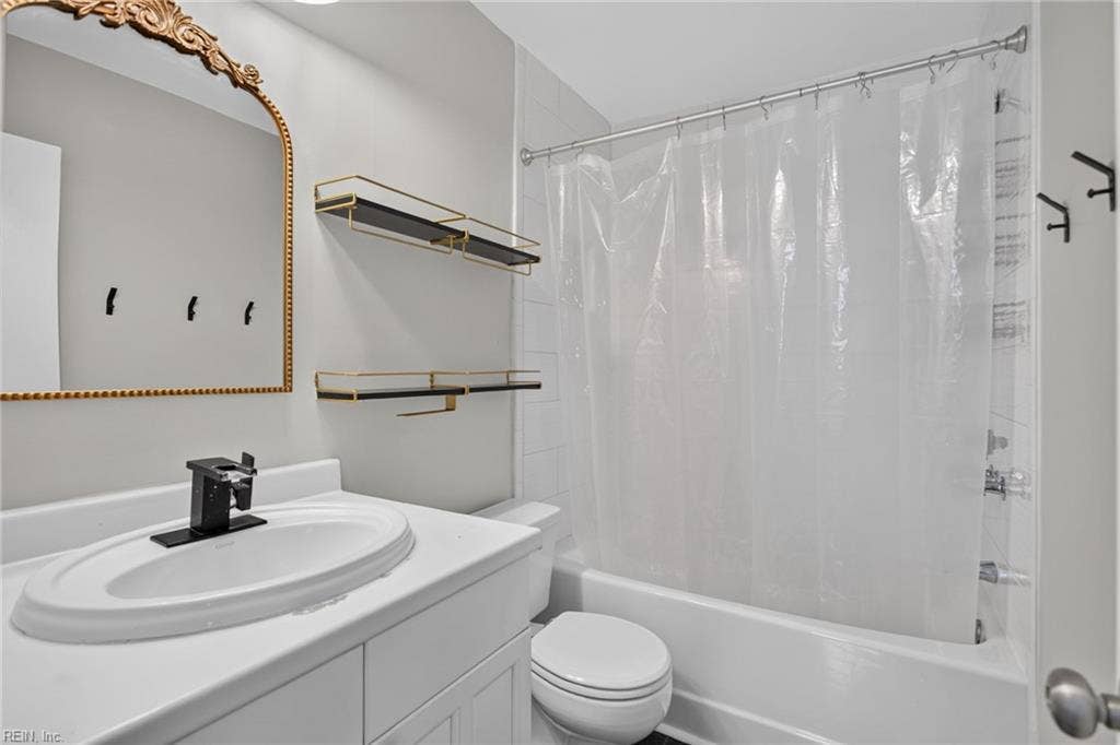 2469 Reagan Avenue, Virginia Beach, VA 23454