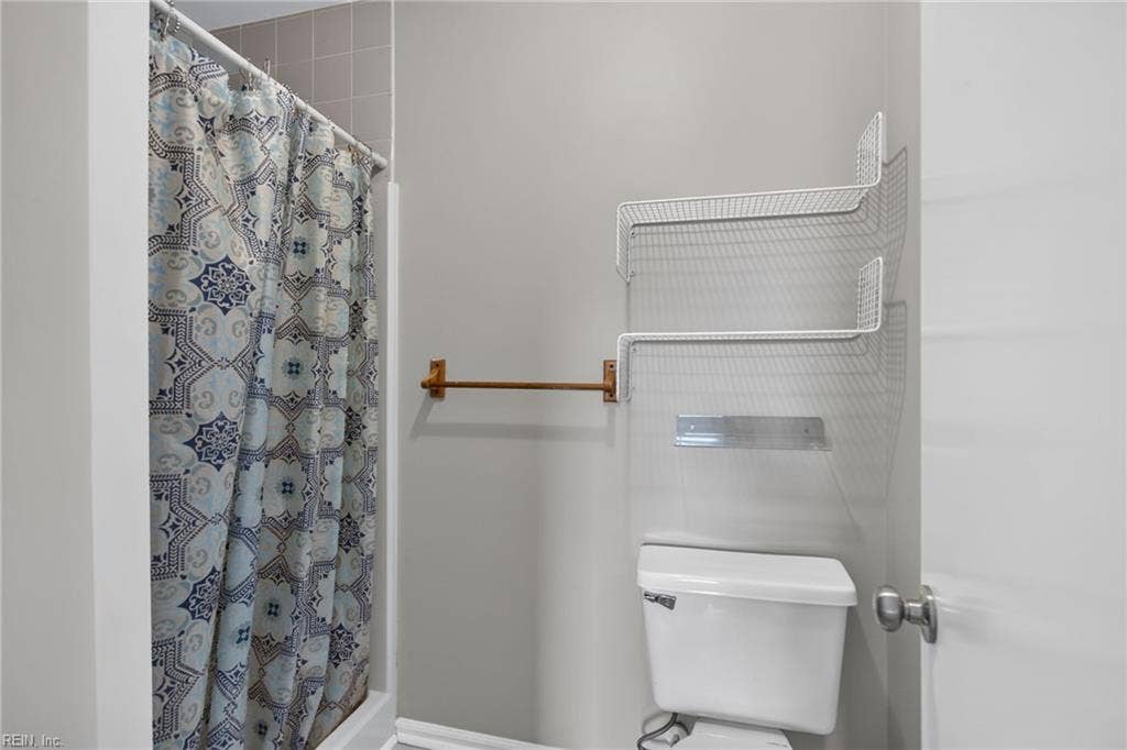 2469 Reagan Avenue, Virginia Beach, VA 23454
