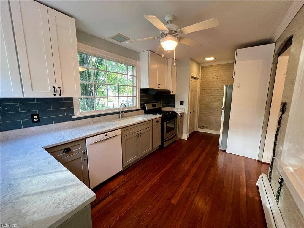 413 Washington Street, Portsmouth, VA 23704 413 Washington Street, Portsmouth, VA 23704