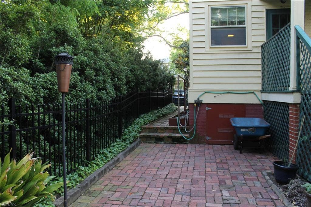 413 Washington Street, Portsmouth, VA 23704 413 Washington Street, Portsmouth, VA 23704