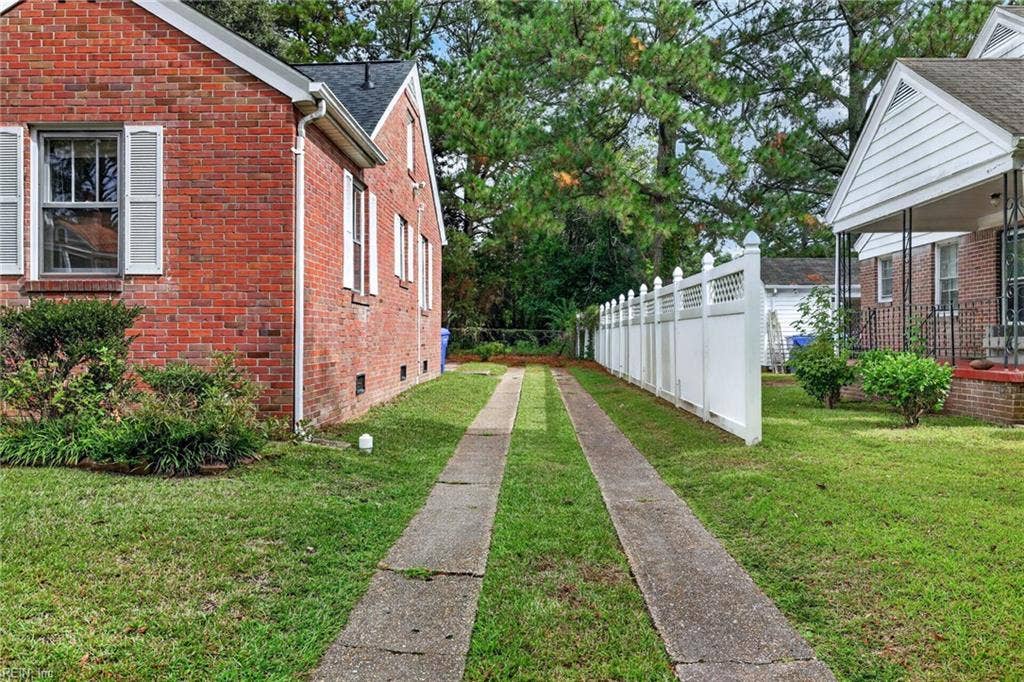 310 S Broad Street, Suffolk, VA 23434 310 S Broad Street, Suffolk, VA 23434