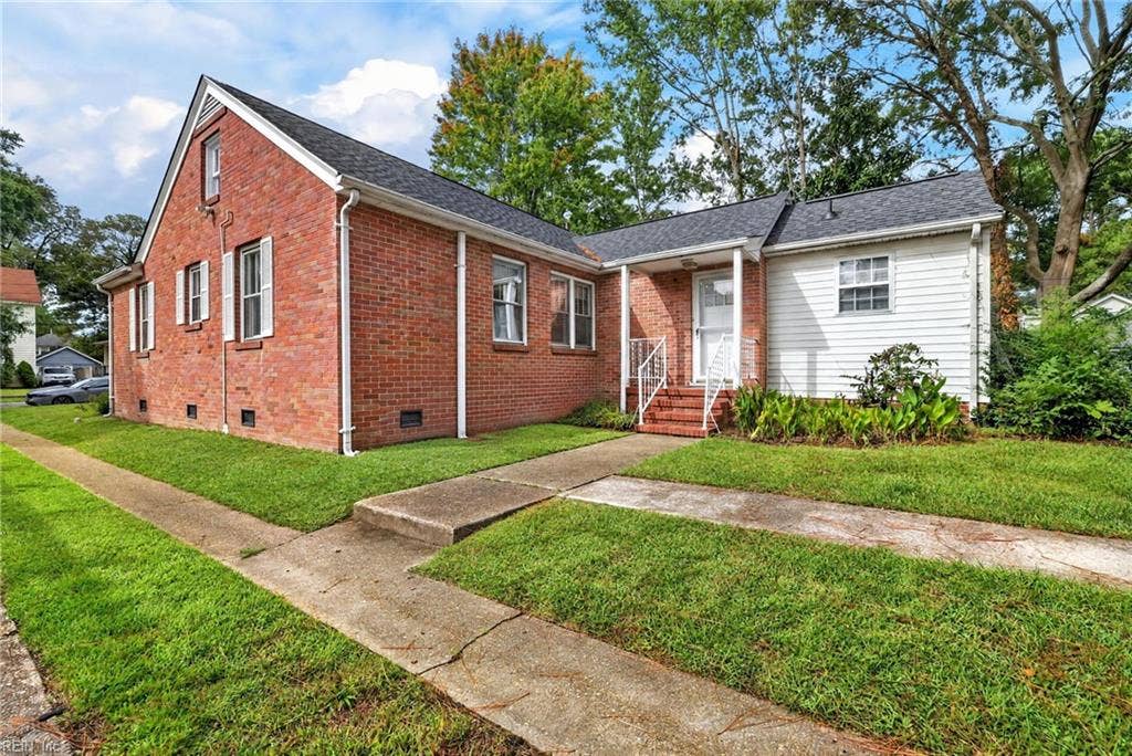 310 S Broad Street, Suffolk, VA 23434 310 S Broad Street, Suffolk, VA 23434