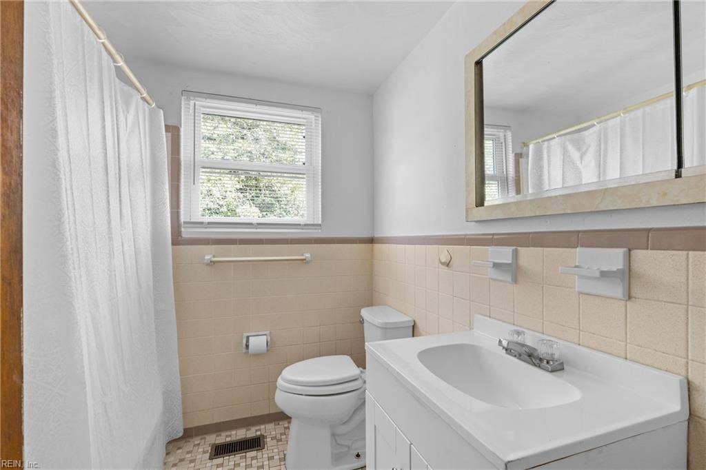 4906 Johnson Avenue, City Park, Portsmouth, VA 23701