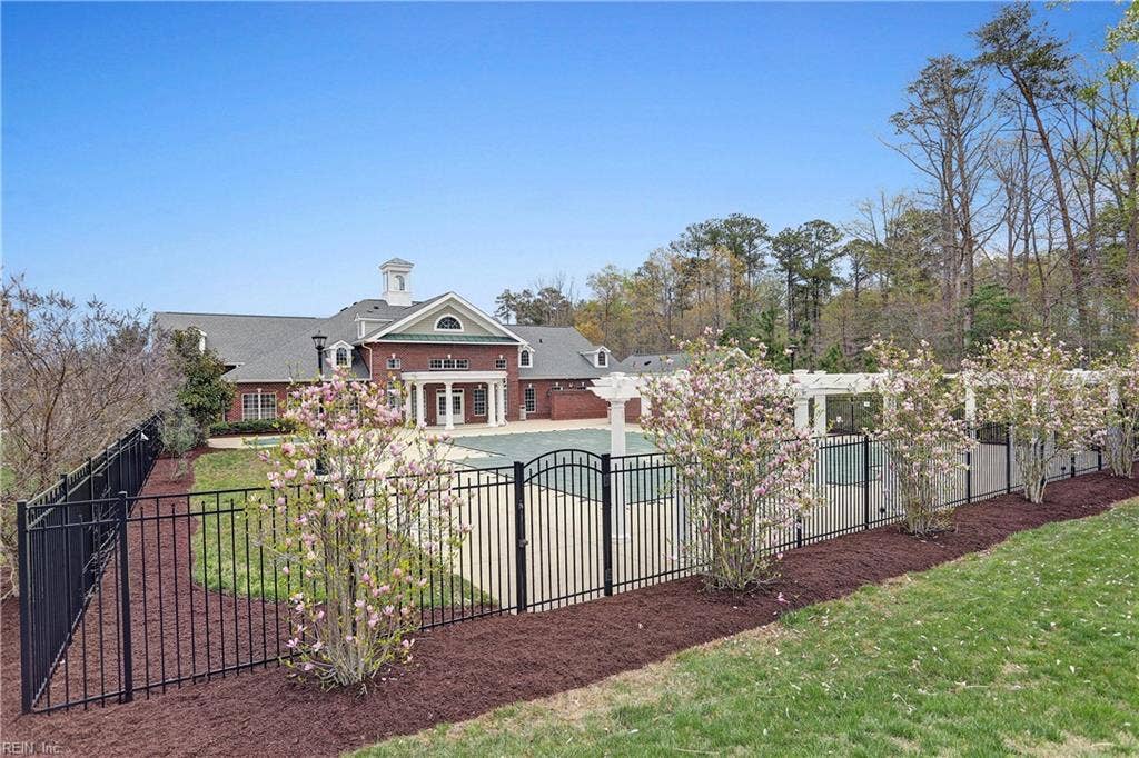 207 Caroline Circle, Williamsburg, VA 23185