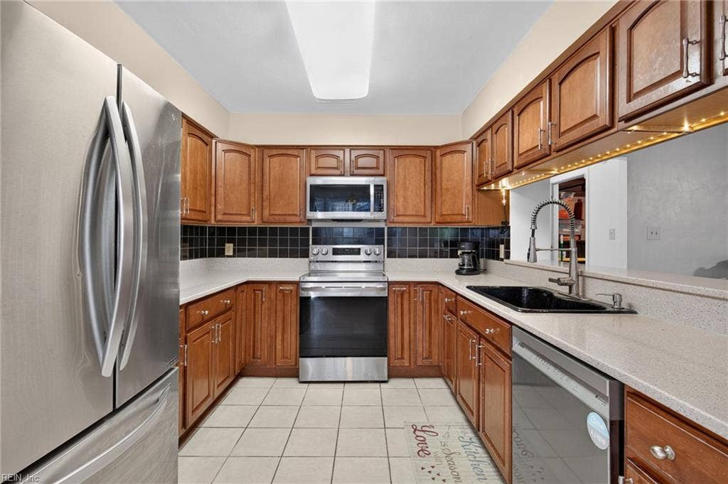 900 Roundtable Court, Virginia Beach, VA 23464