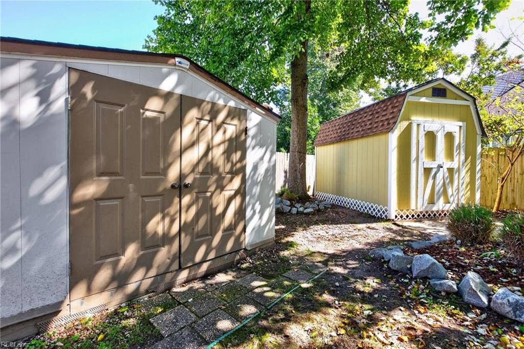 900 Roundtable Court, Virginia Beach, VA 23464