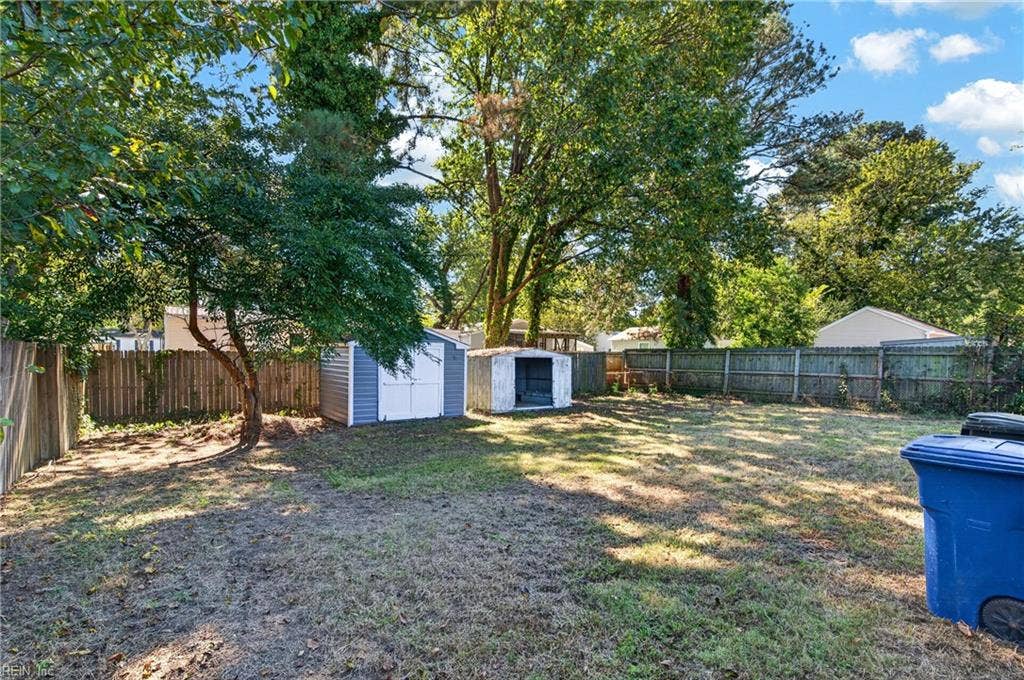1008 80th Street, Newport News, VA 23605 2 large sheds, one with new siding.