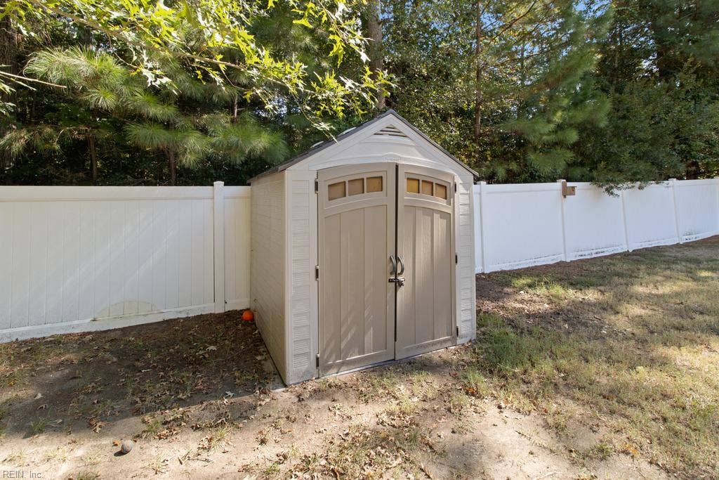 8159 Billings Court, Hayes, VA 23072