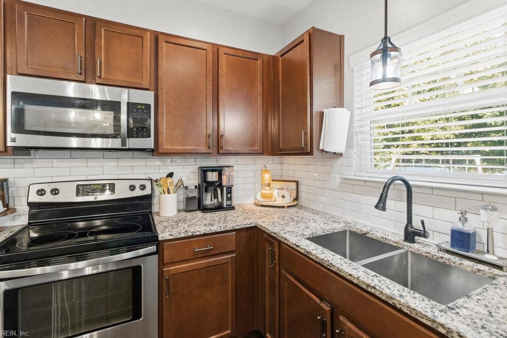 8159 Billings Court, Hayes, VA 23072