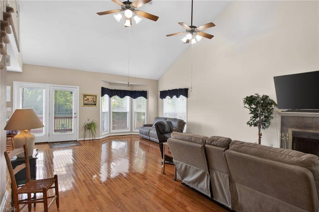 27 REFLECTION Lane, Hampton, VA 23666 27 REFLECTION Lane, Hampton, VA 23666