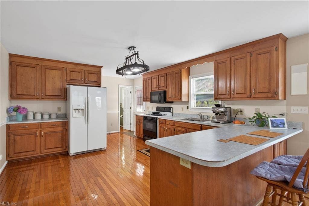 27 REFLECTION Lane, Hampton, VA 23666 27 REFLECTION Lane, Hampton, VA 23666