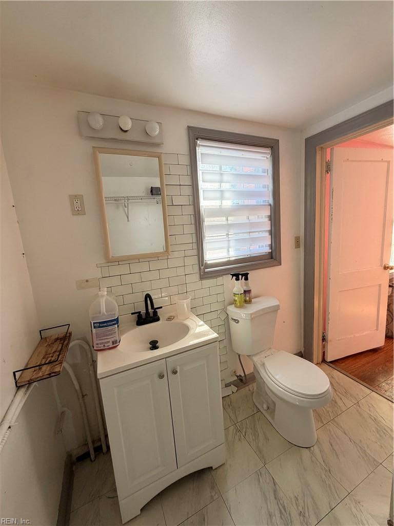 119 Beechwood Avenue, Glenwood Park, Norfolk, VA 23505