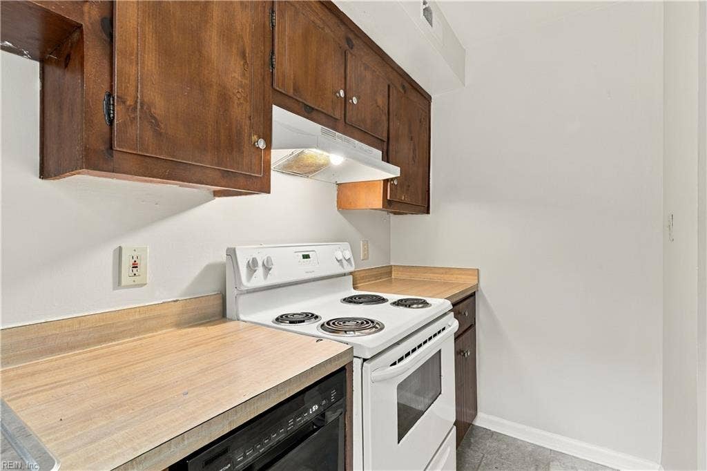 6661 Cedar Lake Drive, #8, Gloucester, VA 23061