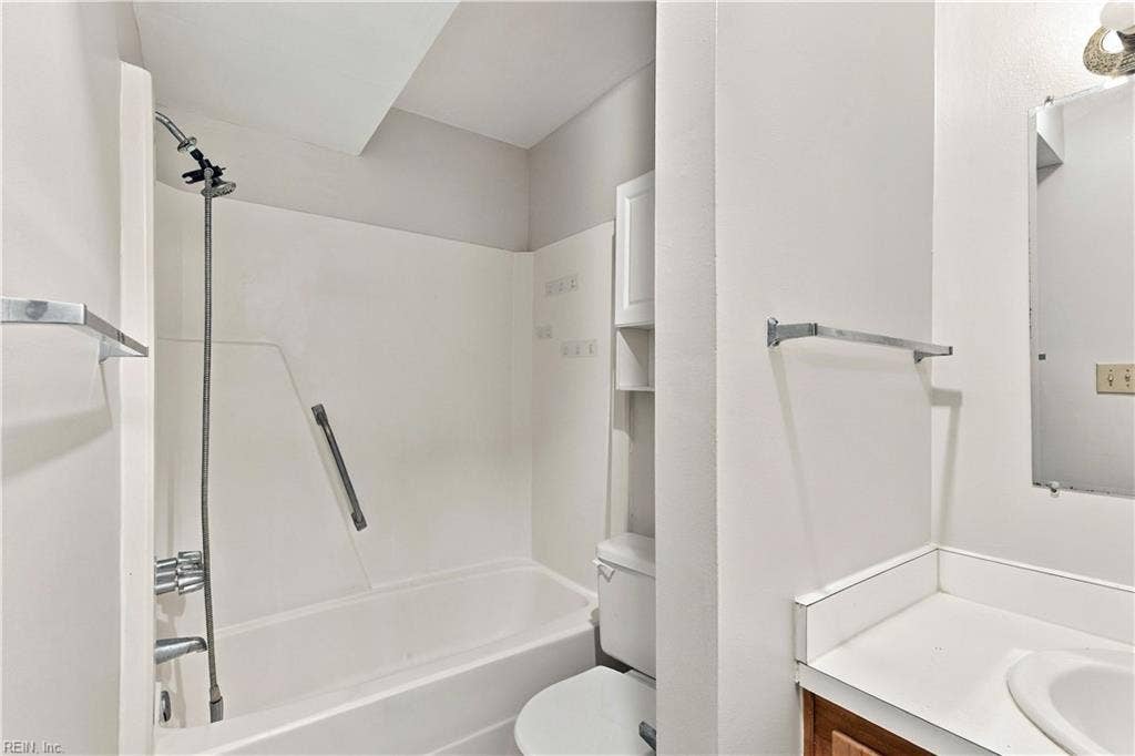 6661 Cedar Lake Drive, #8, Gloucester, VA 23061