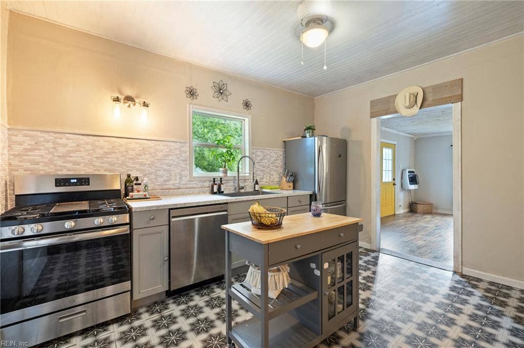 1301 Babbtown Road, Suffolk, VA 23434