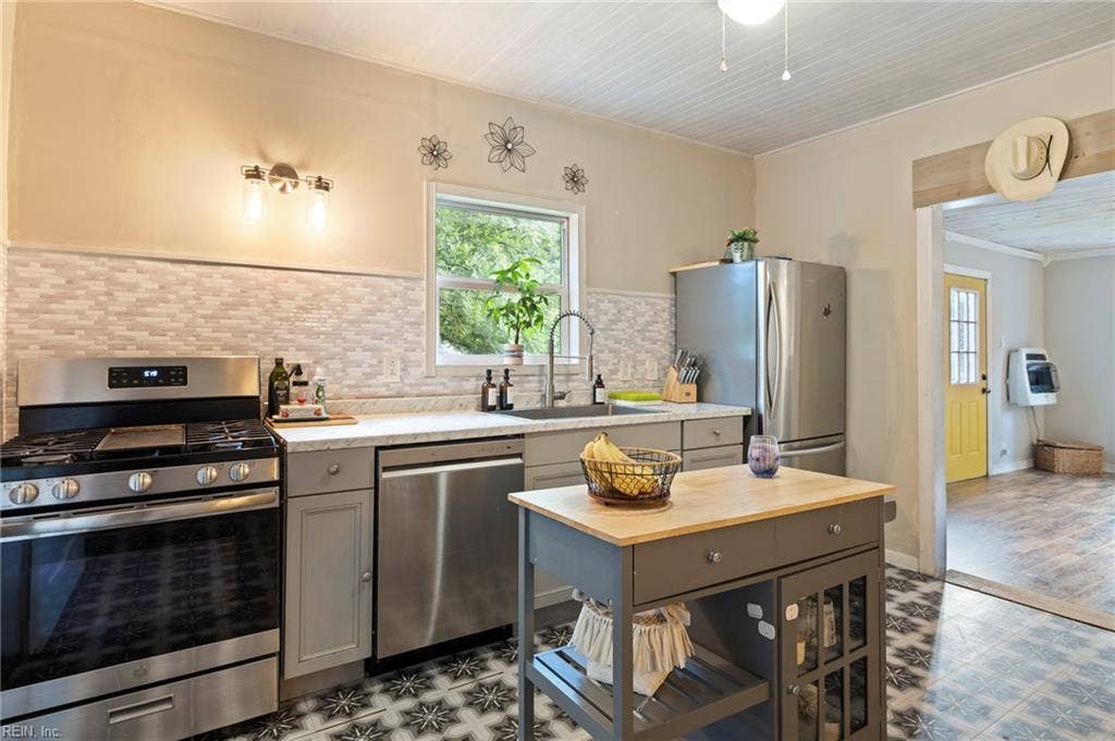 1301 Babbtown Road, Suffolk, VA 23434