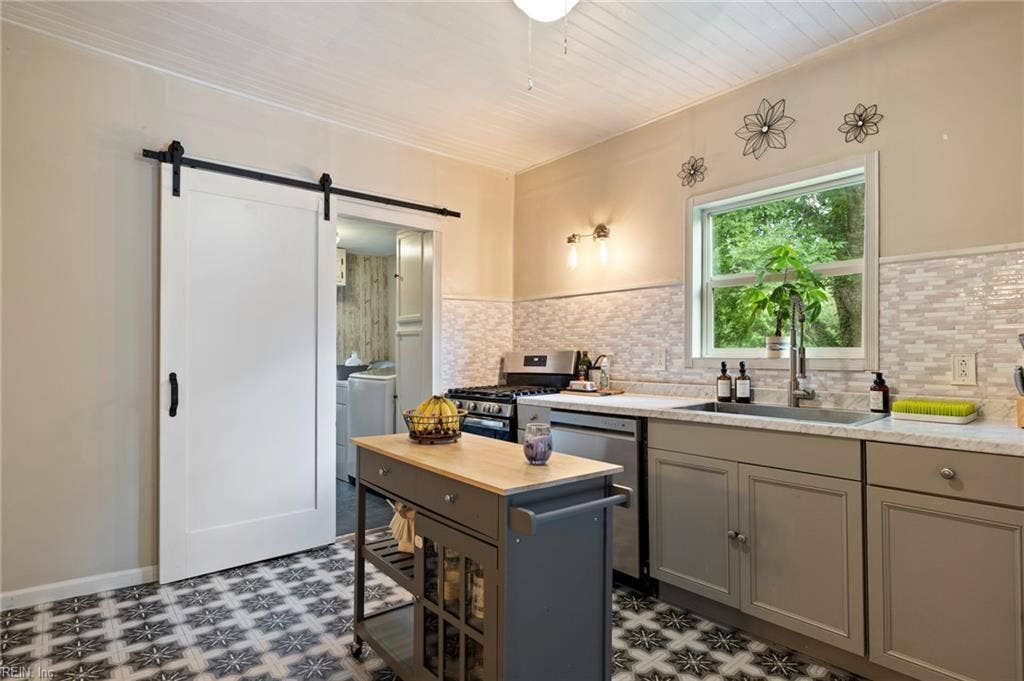 1301 Babbtown Road, Suffolk, VA 23434