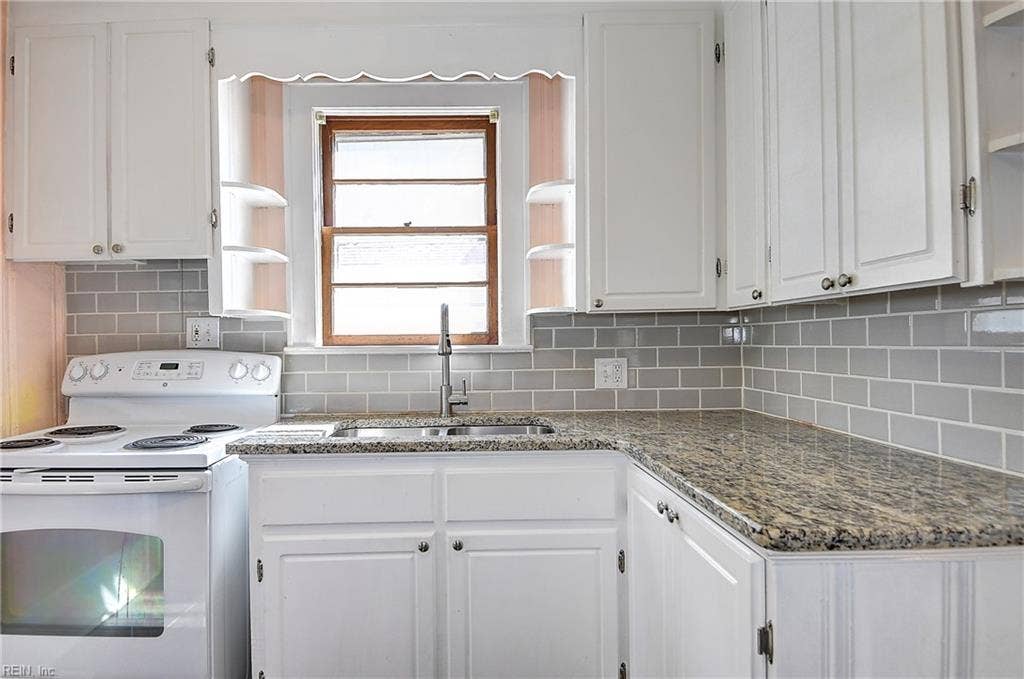 918 Woodruff Avenue, Riverside, Elizabeth City, NC 27909 Kitchen