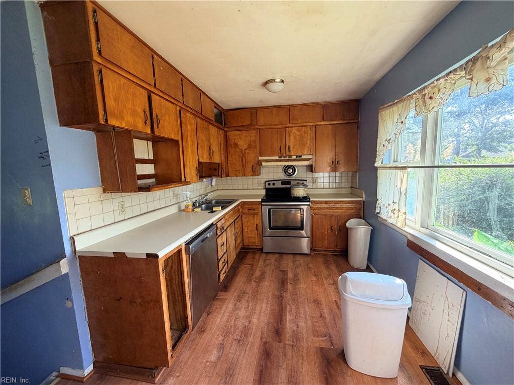 732 Jericho Dr Road, Virginia Beach, VA 23455 732 Jericho Dr Road, Virginia Beach, VA 23455