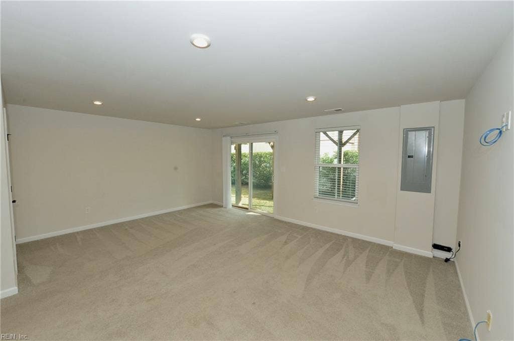 1093 Fleming Drive, Birdneck Crossing, Virginia Beach, VA 23451 1093 Fleming Drive, Birdneck Crossing, Virginia Beach, VA 23451