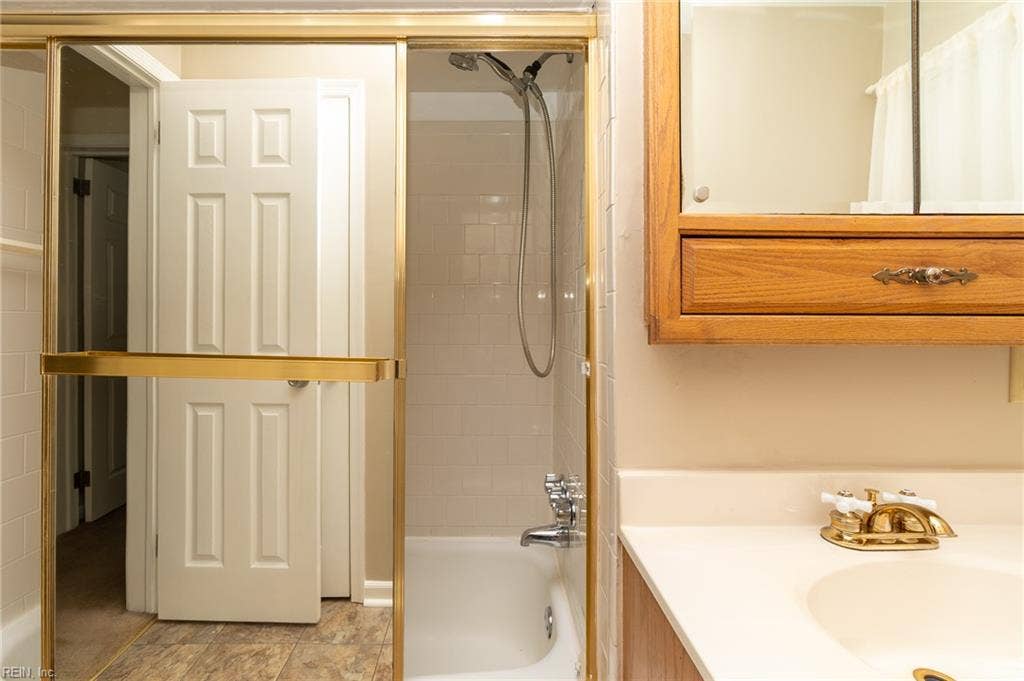 912 Carriage Hill Road, Virginia Beach, VA 23452 912 Carriage Hill Road, Virginia Beach, VA 23452
