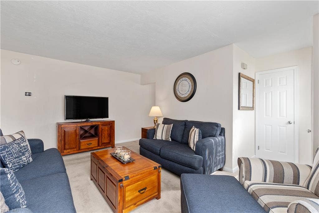 912 Carriage Hill Road, Virginia Beach, VA 23452 912 Carriage Hill Road, Virginia Beach, VA 23452