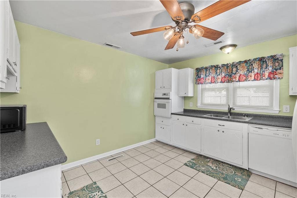 912 Carriage Hill Road, Virginia Beach, VA 23452 912 Carriage Hill Road, Virginia Beach, VA 23452