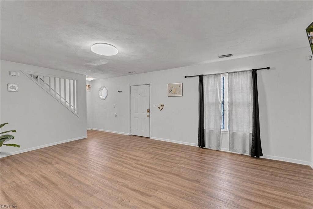 961 Avenue J Avenue, Norfolk, VA 23513 961 Avenue J Avenue, Norfolk, VA 23513