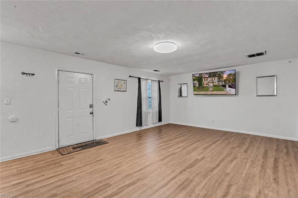 961 Avenue J Avenue, Norfolk, VA 23513 961 Avenue J Avenue, Norfolk, VA 23513