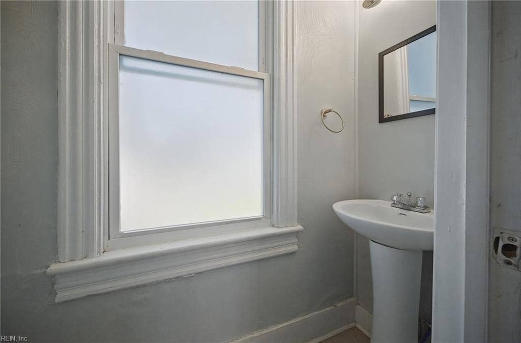 738 Douglas Avenue, Portsmouth, VA 23707