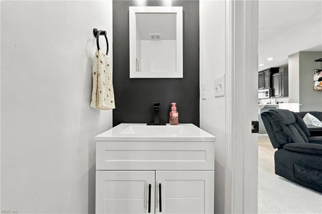 1/2 bath