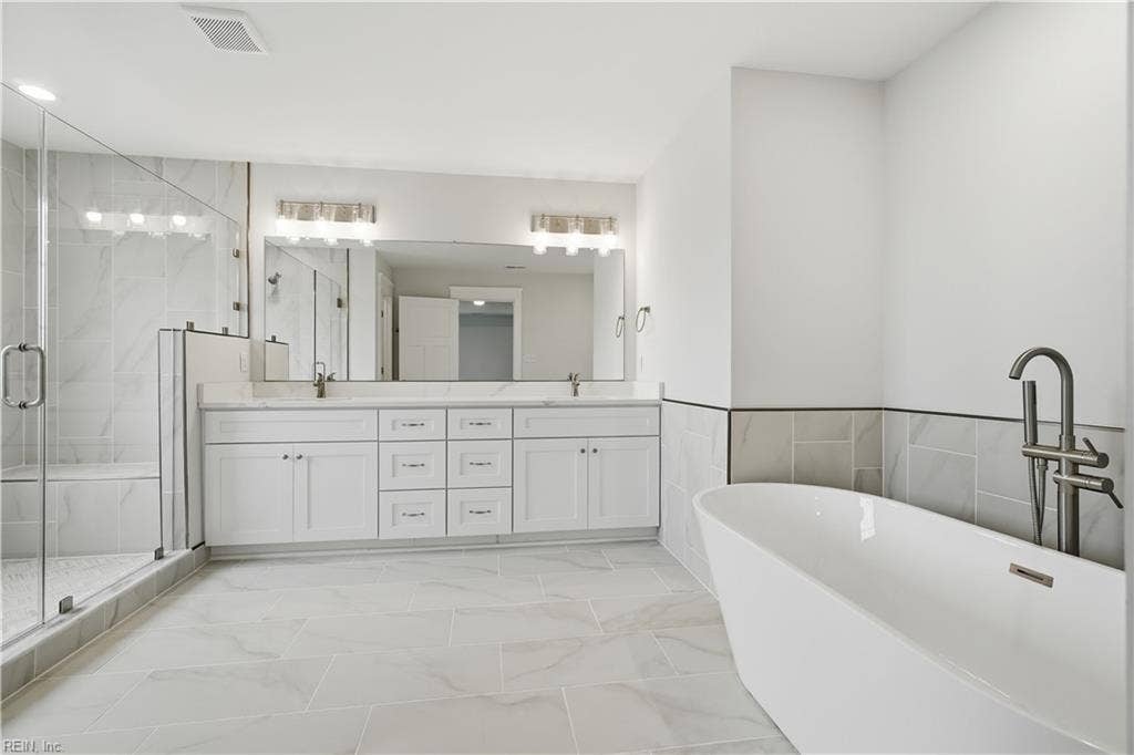 966 W Ocean View Avenue, Norfolk, VA 23503 966 W Ocean View Avenue, Norfolk, VA 23503