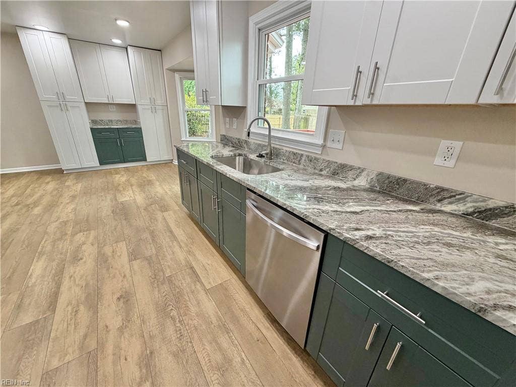 720 Baywood Trail, Chesapeake, VA 23323