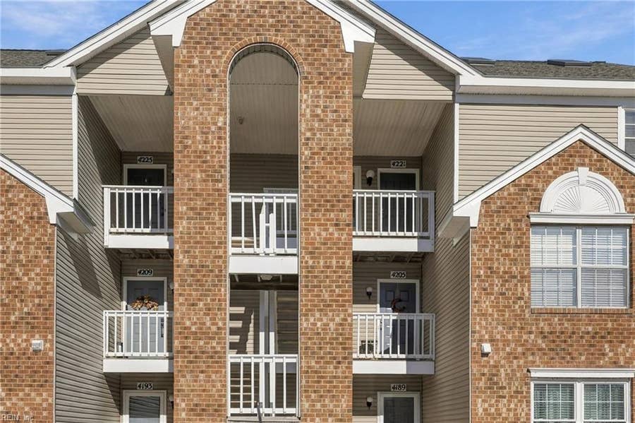 Property photo for 4221 Laurel Green Circle, Virginia Beach, VA