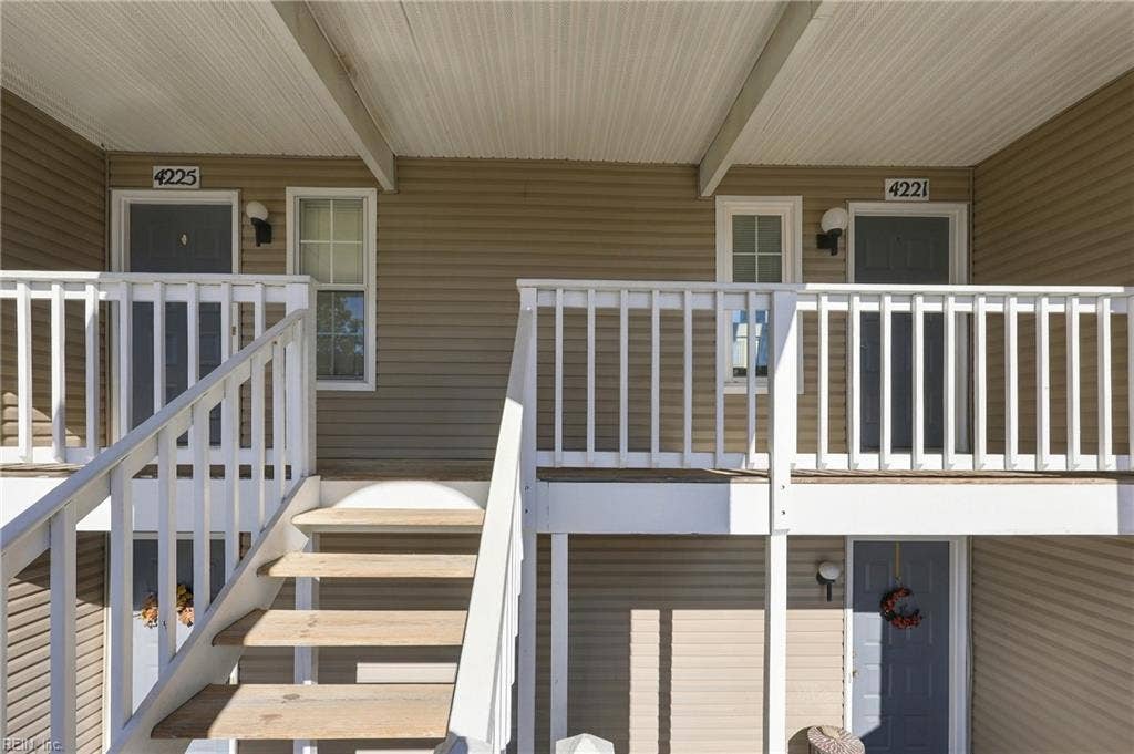4221 Laurel Green Circle, Virginia Beach, VA 23456