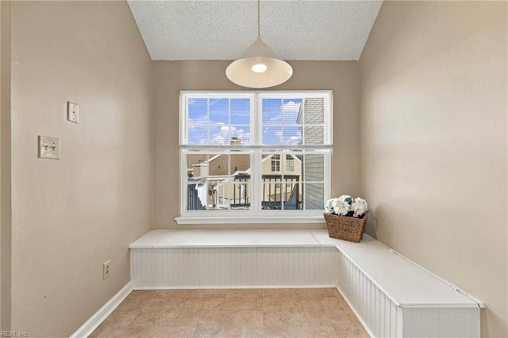 4221 Laurel Green Circle, Virginia Beach, VA 23456