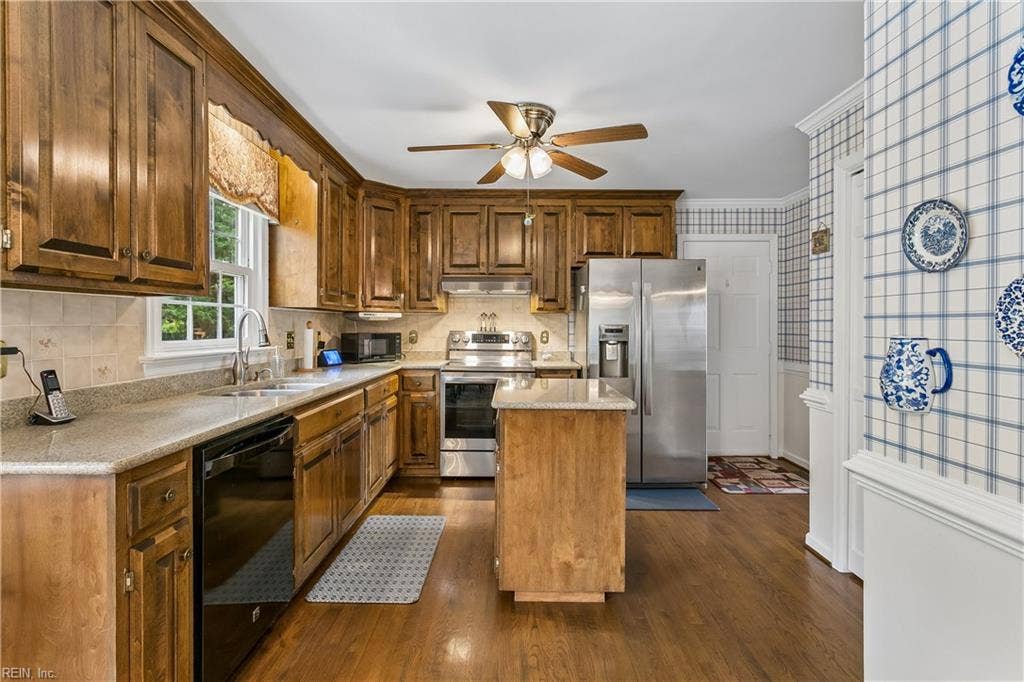 32 Padgett Court, Newport News, VA 23606 32 Padgett Court, Newport News, VA 23606