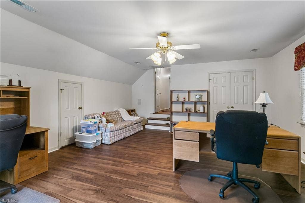 32 Padgett Court, Newport News, VA 23606 32 Padgett Court, Newport News, VA 23606