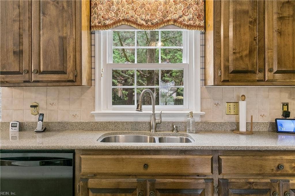 32 Padgett Court, Newport News, VA 23606 32 Padgett Court, Newport News, VA 23606