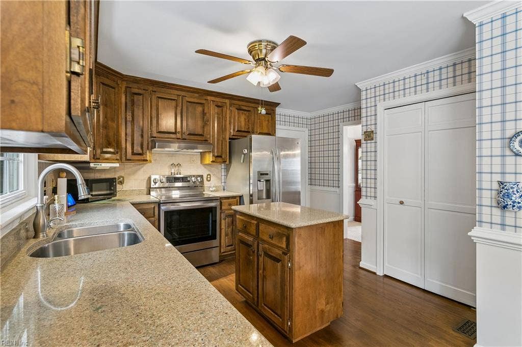 32 Padgett Court, Newport News, VA 23606 32 Padgett Court, Newport News, VA 23606