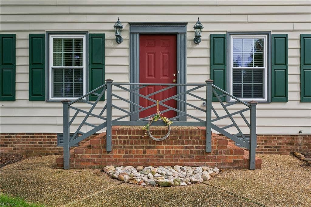 32 Padgett Court, Newport News, VA 23606 32 Padgett Court, Newport News, VA 23606